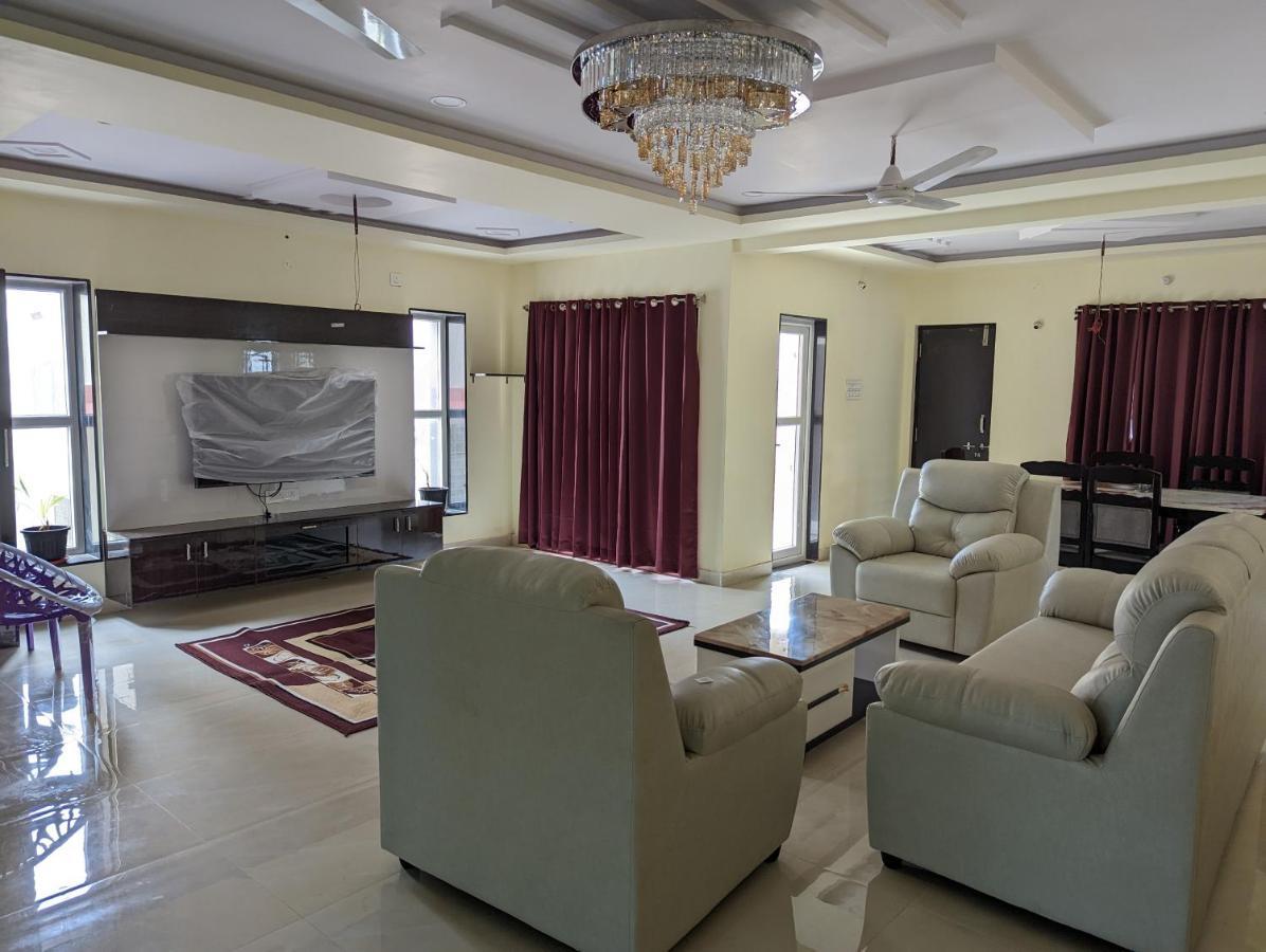 Ramya Grand Apartment วิสาขปัตนัม ภายนอก รูปภาพ